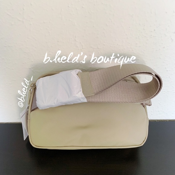 lululemon Everywhere Belt Bag in Trench/White Opal Logo OS (1L) Brand New NWT - Picture 6 of 15